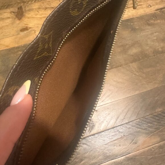 Authentic Louis Vuitton Randonnée Pouch - Picture 7 of 7